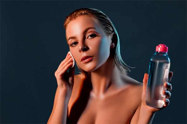 معرفی و خرید تونر پاک کننده صورت برای پوست‌ها مختلف
